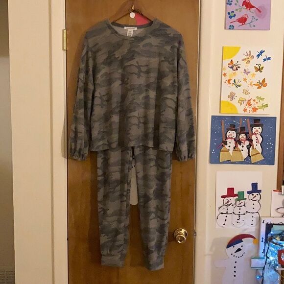 Caution To The Wind Camo Pajama Set - Picture 1 of 8